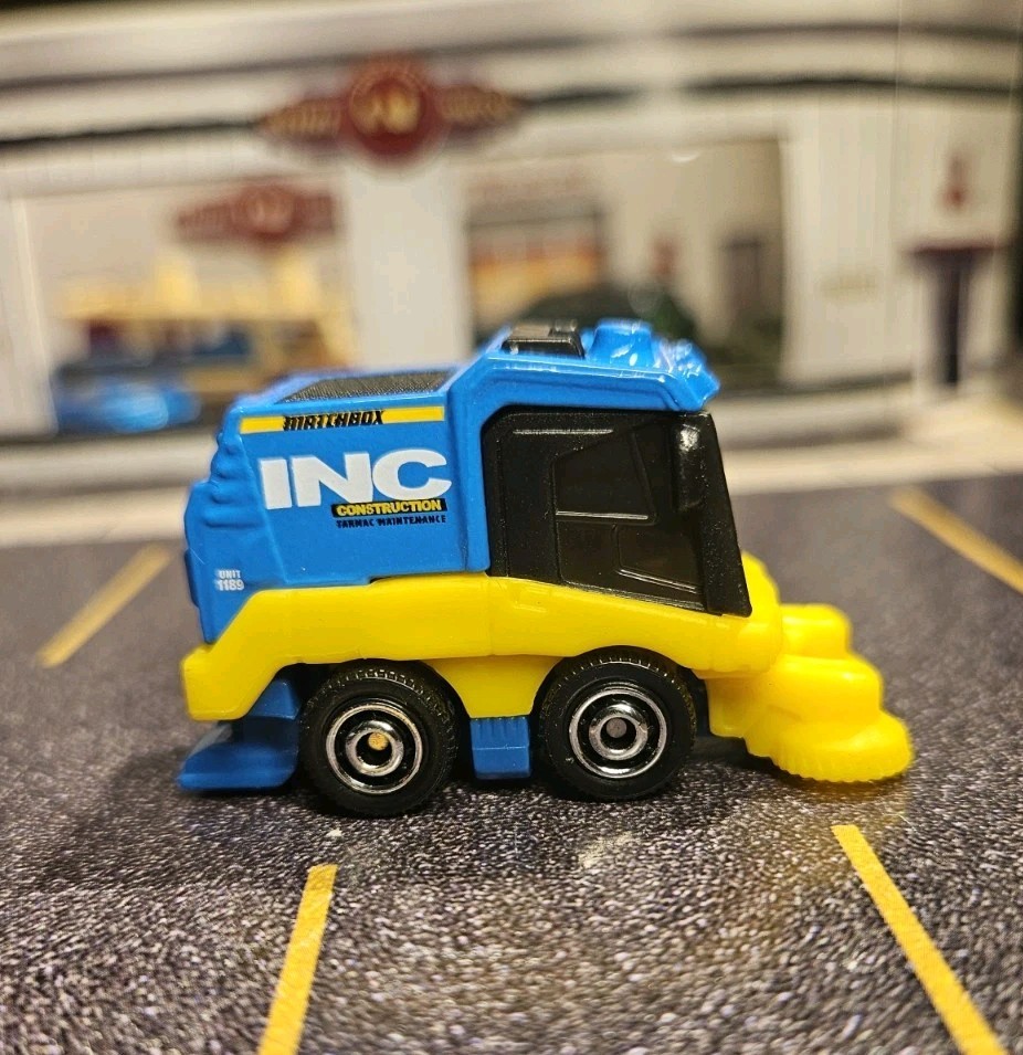 2022 ROAD CREW II Design MBX MINI SWISHER💥Blue street sweep;inc💥Matchbox LOOSE