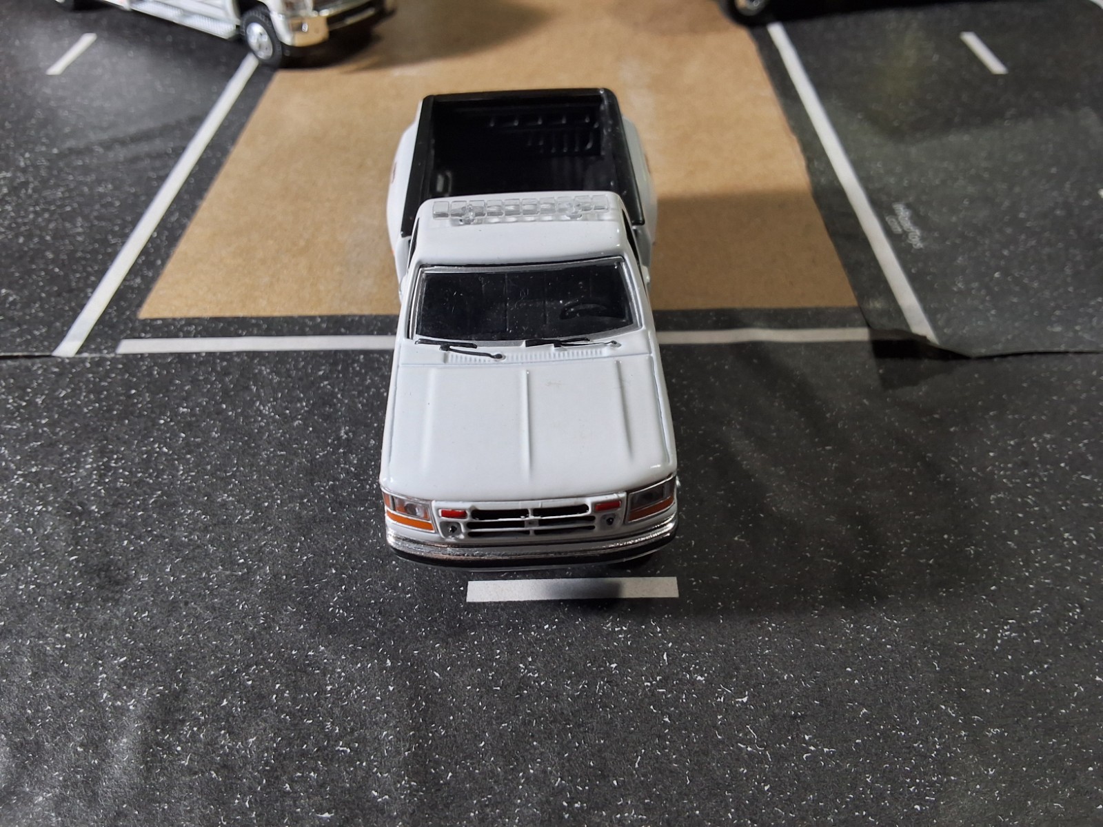 Greenlight Custom Kitbash Ford F-350 4X4 Dually work Truck