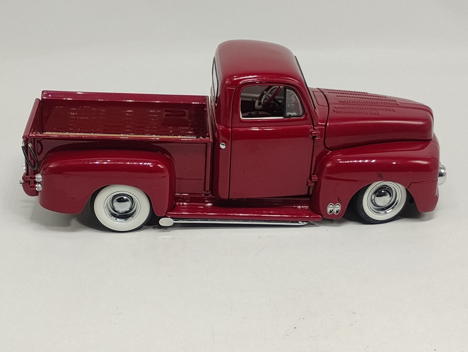 Danbury Mint 1:24 Scale Deep Metallic Red 1951 Ford F-1 Custom Pickup