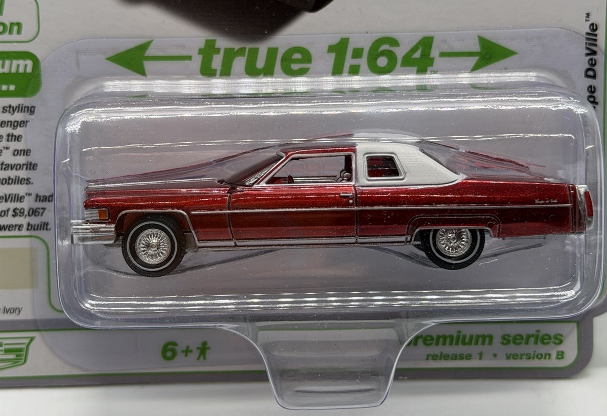Auto World 1976 Cadillac Coupe DeVille ULTRA RED CHASE 1:64