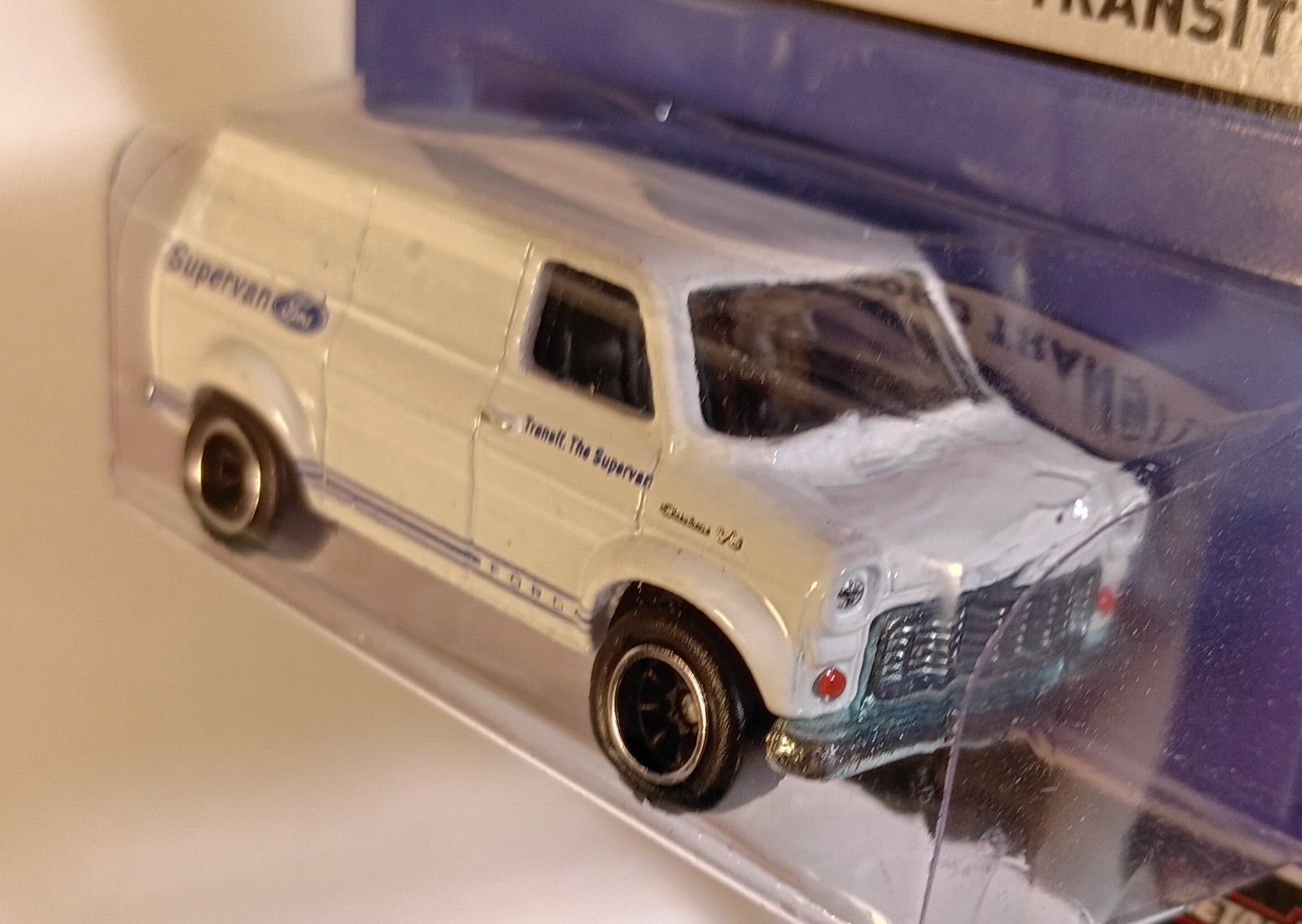 Hot Wheels Heritage Real Riders Series #7/18 Ford Transit Supervan White In Pack