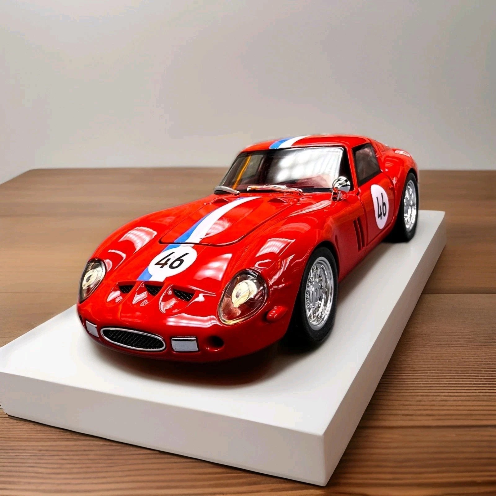 1:32 1964 Ferrari 250 GTO Diecast Alloy Car Model – Light Sound Pull-Back Toy