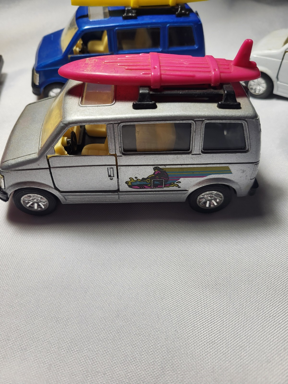 Lot of (6) Kintoy 1980s Pull back sports travel vans diecast 3.5