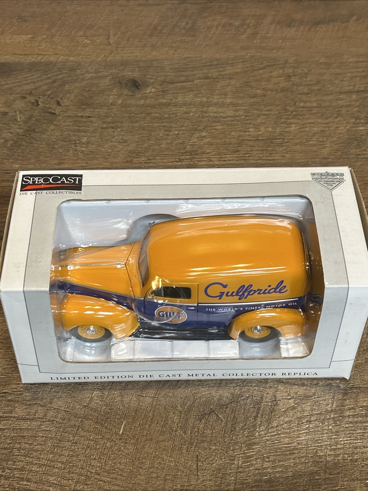 SpecCast – 1940 Ford “Gulf Oil” Panel (1:25 scale) [lot#126]