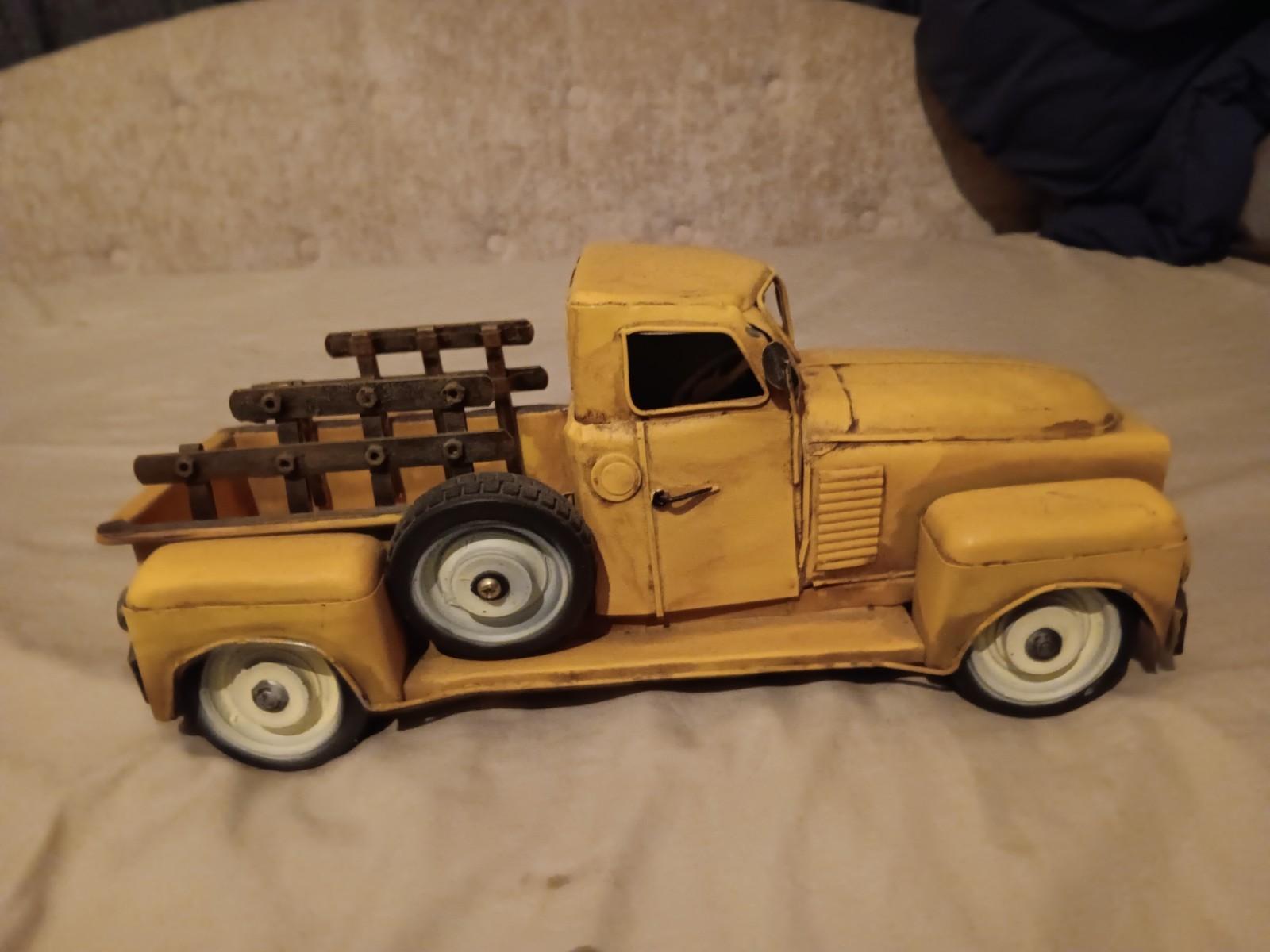 Diecast Mixed Lot Trucks Cars Vans Trailer Multicolor Texaco Conoco Kellogg’s