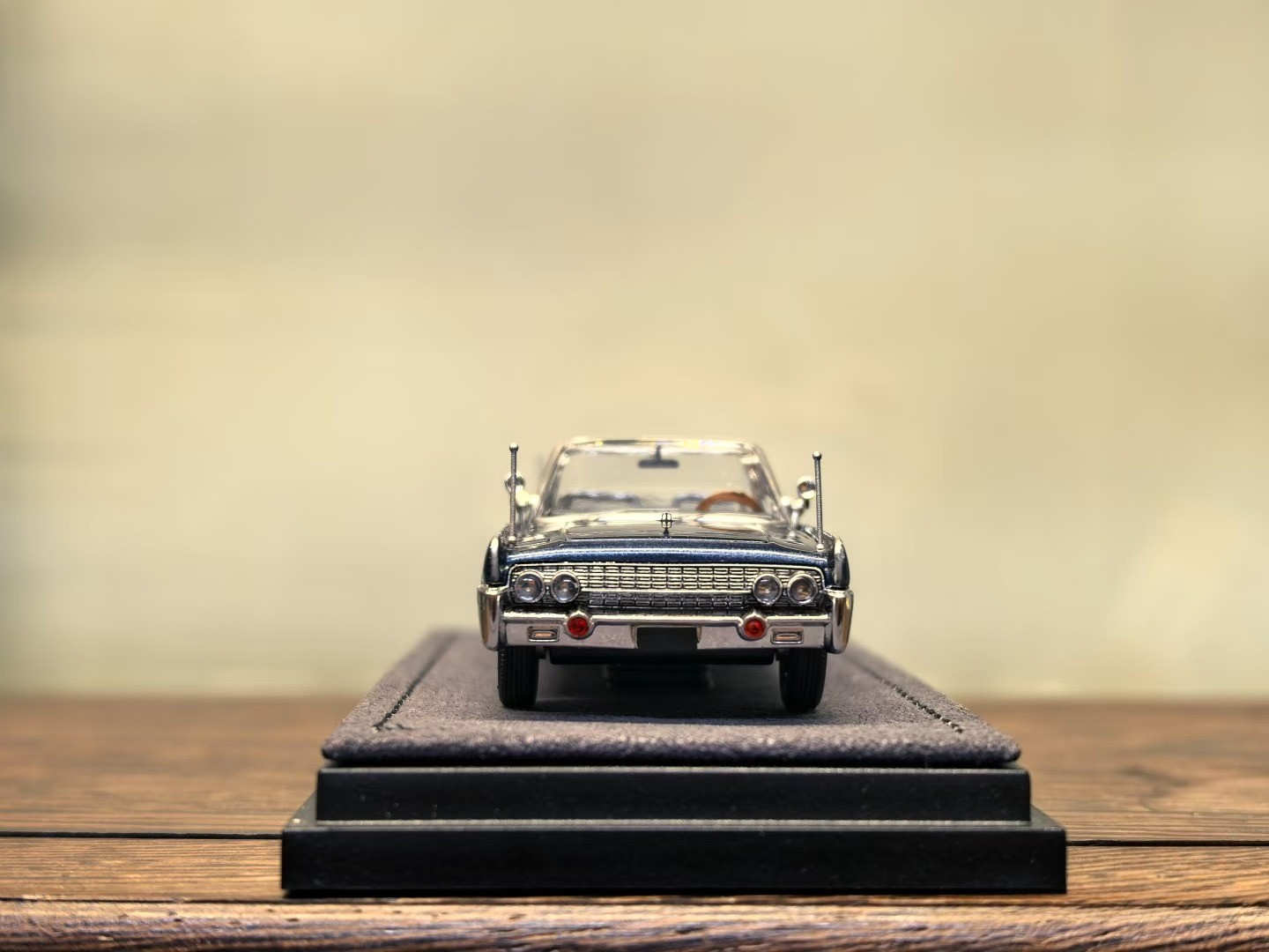 GOC 1/64 Lincoln Continental X100 HEC Beijing Exclusive Kennedy Car Chase Chance