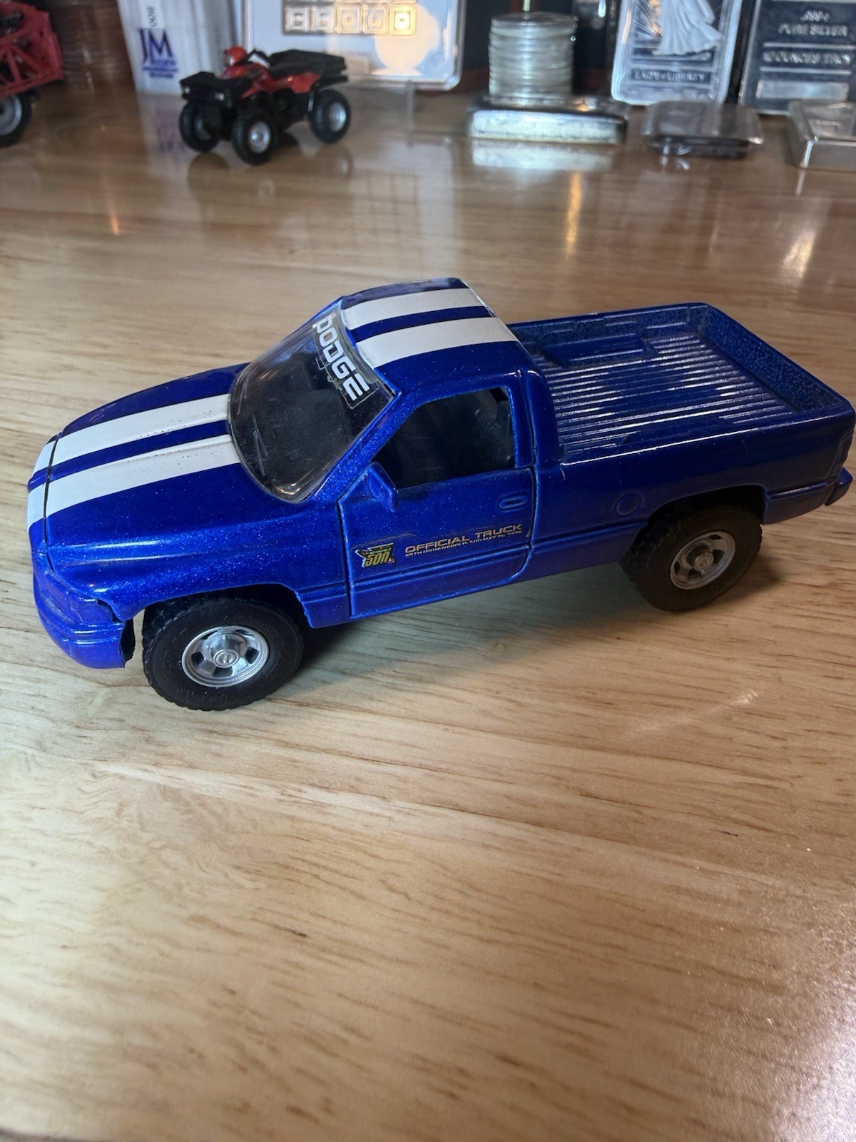 Maisto Special Edition Dodge Ram Pickup Truck Blue Stripe Diecast 1/46 Scale Toy