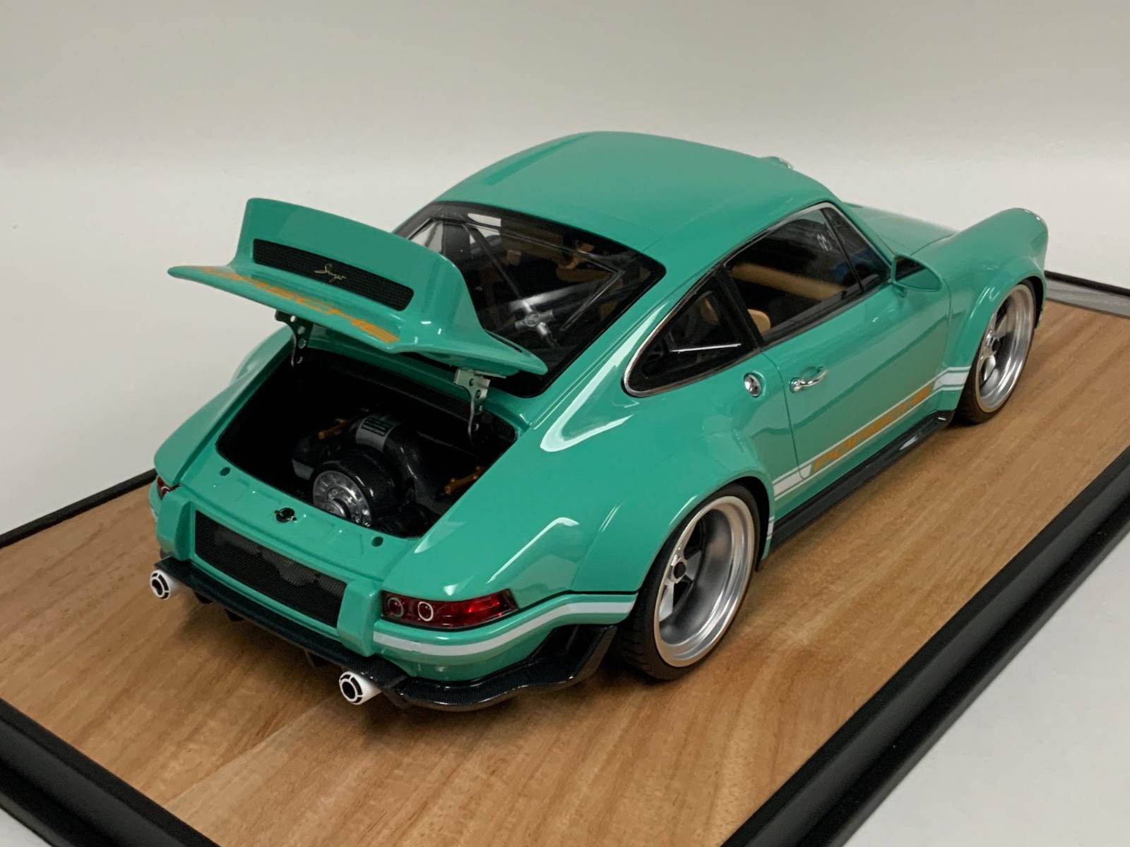 1/12 scale IVY model of the Porsche 911 Singer DLS Teffany Blue Wood Base 40 pcs