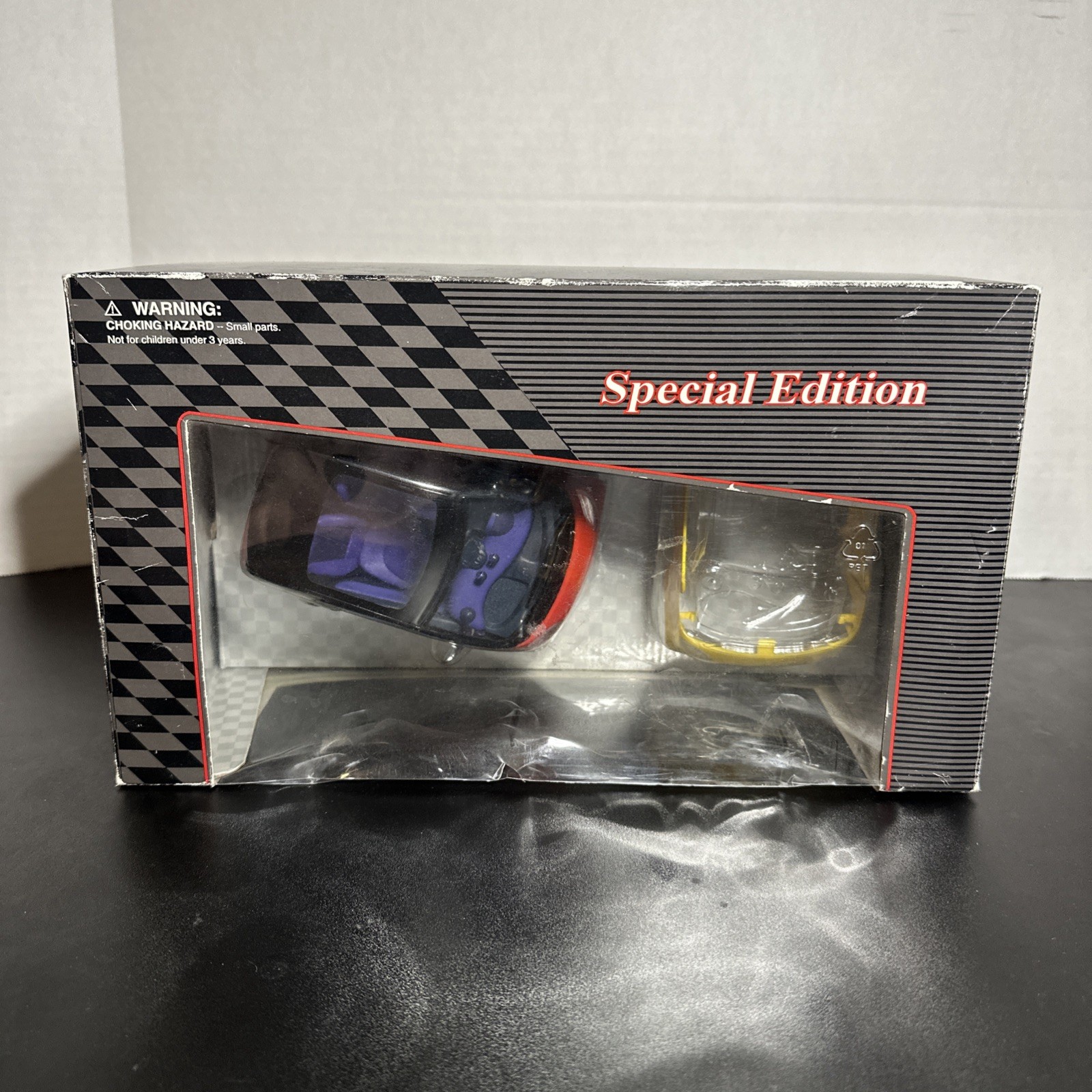 Vintage Maisto Smart Fortwo Coupe 1:18 Scale Diecast Model Car Set