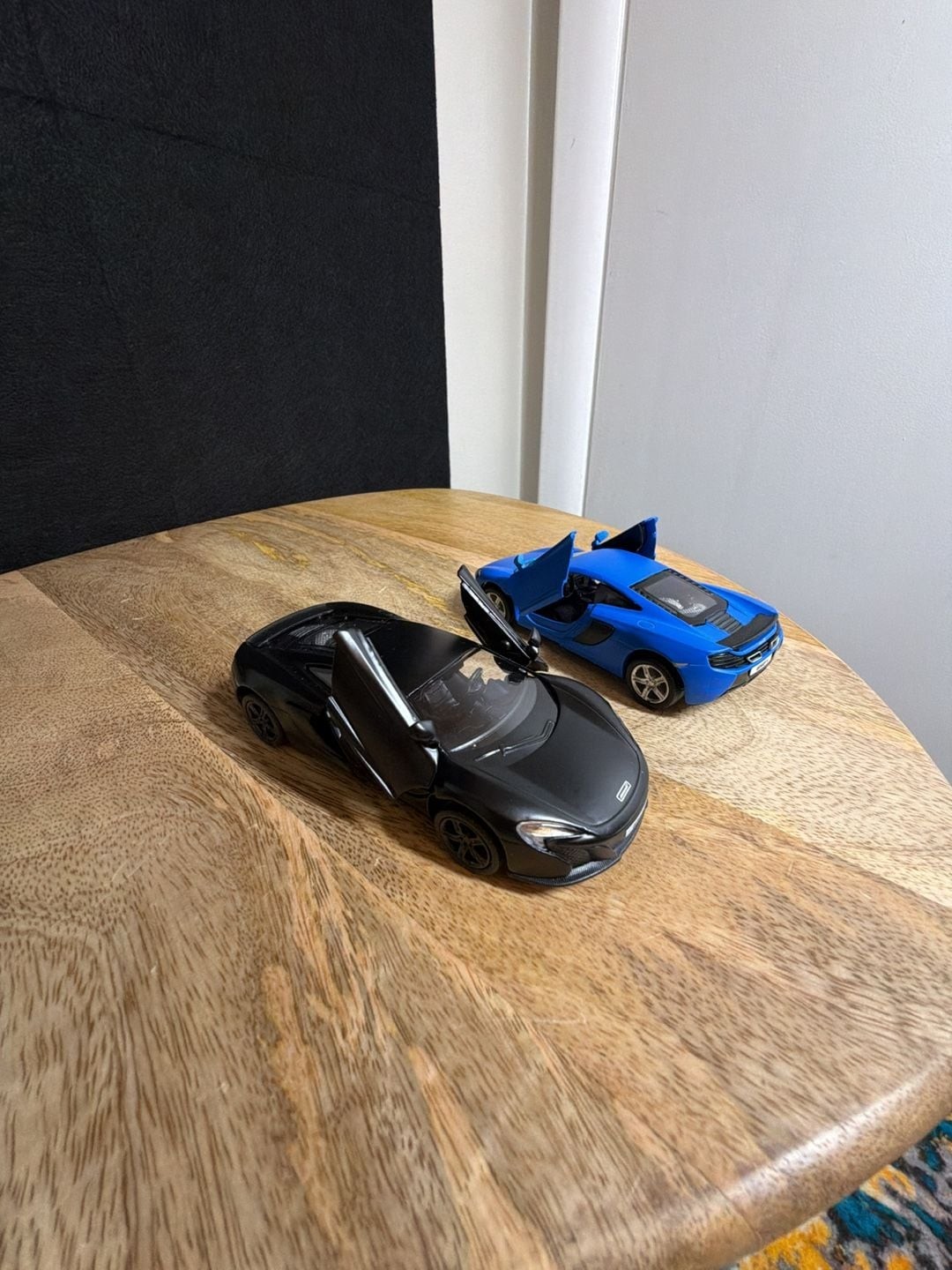 RMZ City 1:36 Scale McLaren 650S Diecast Model Cars – Set of 2 (Blue and Black)