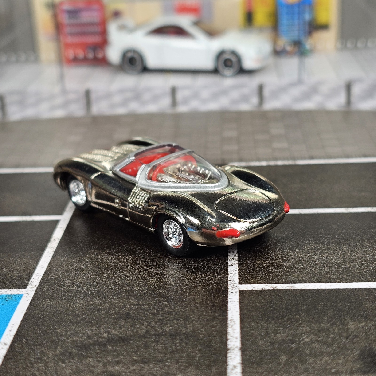 1:64 Hot Wheels Limited Edition 1966 Jaguar XJ13 Real Riders Chrome 66 XJ-13 Raw