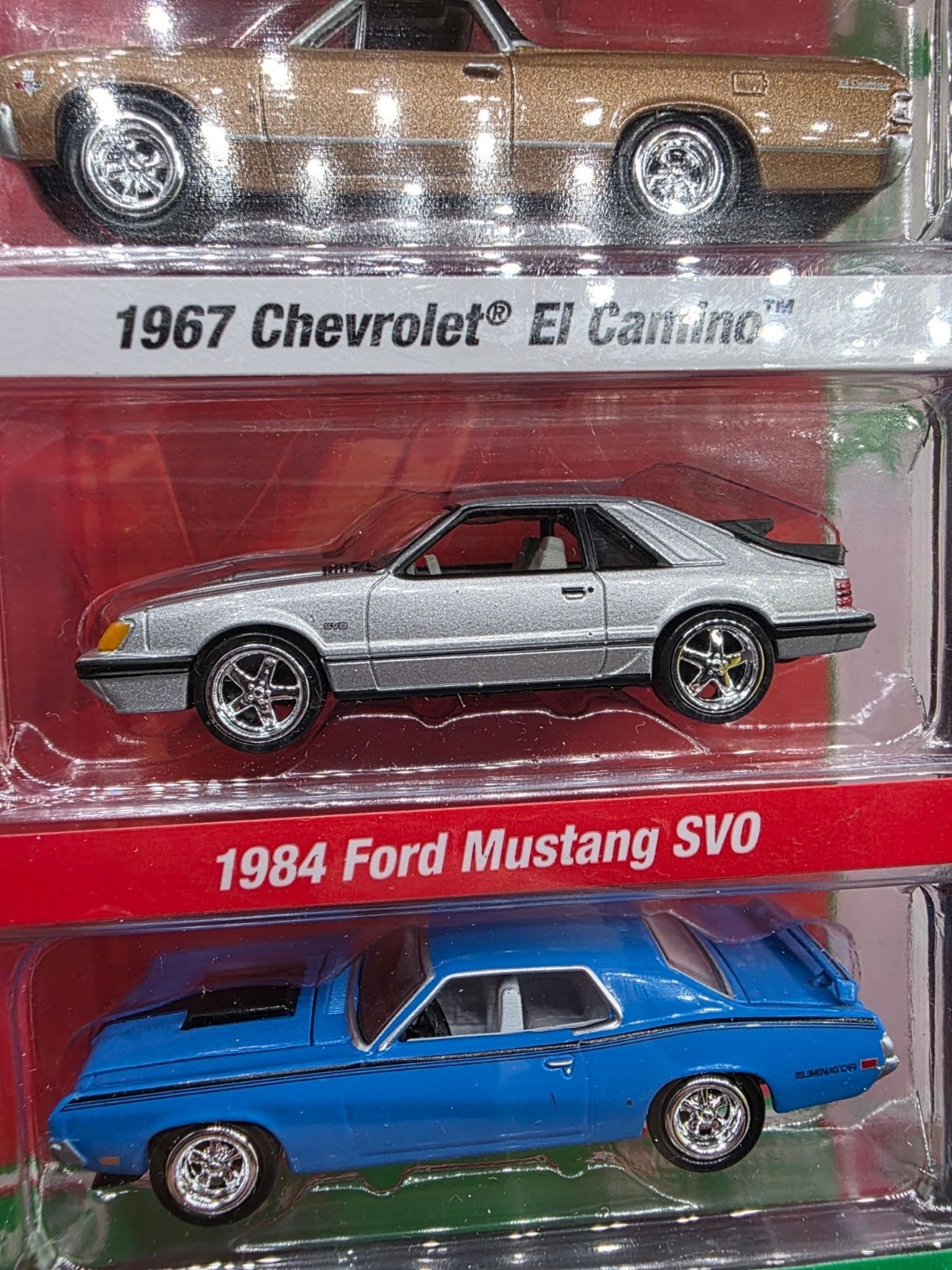 Auto World Deluxe 4-Pack Die-Cast 1:64 Scale Version A Models