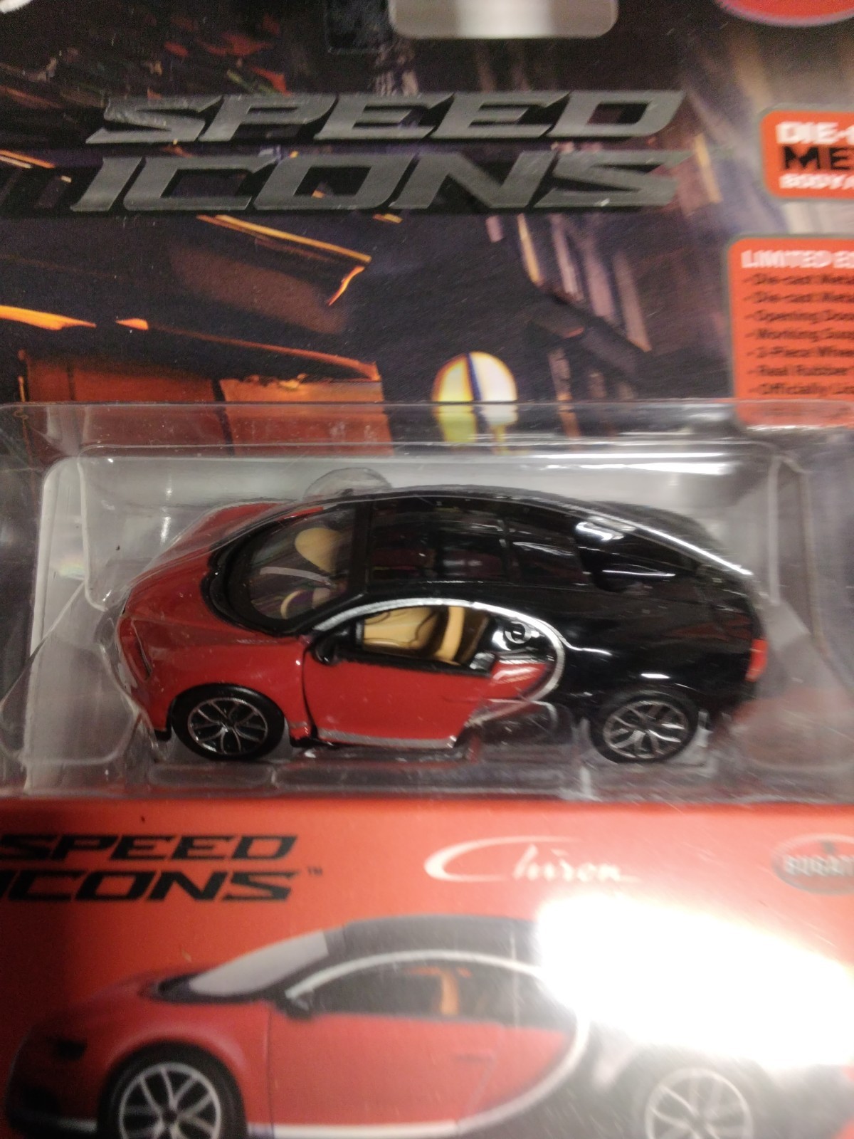 Maisto Bugatti Chiron Red Die Cast Car Model 1:64 Scale