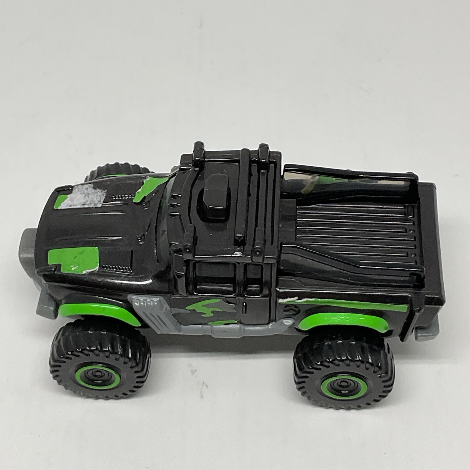 Hot Wheels Monster Jam Trucks Lot Of 8, (3) Die Cast And (5) Plastic