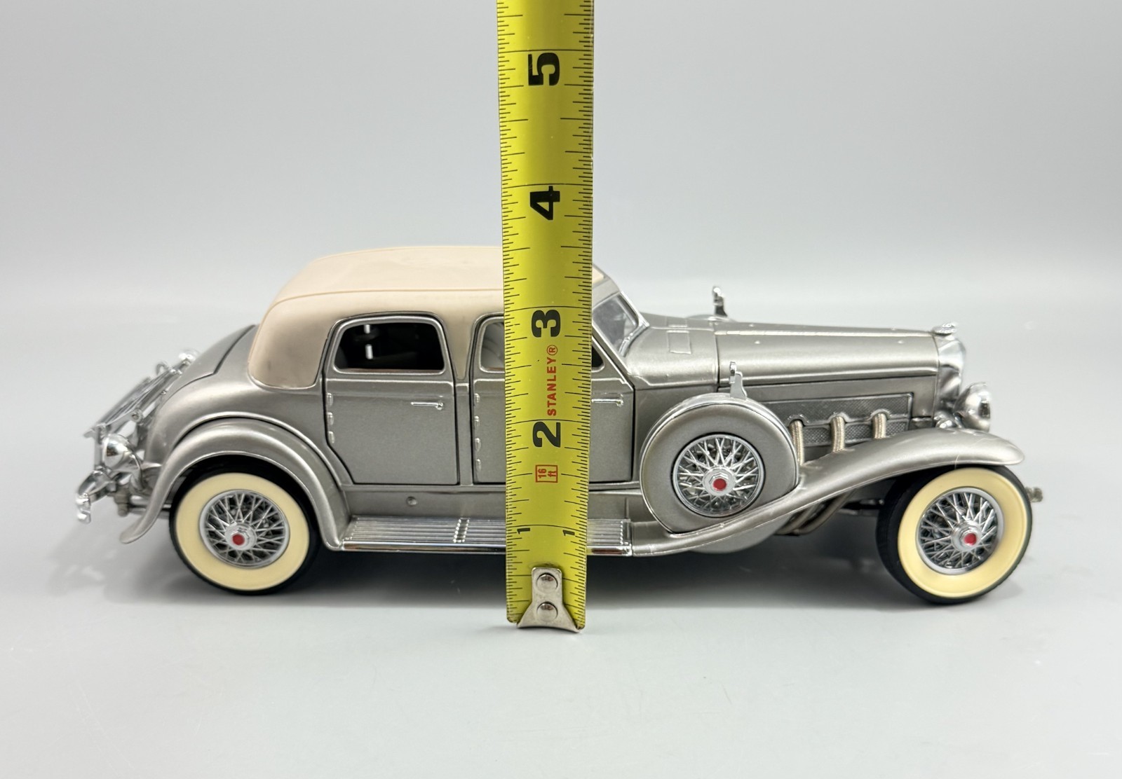 Franklin Mint 1933 Duesenberg SJ Twenty Grand Silver Diecast Model Car 1:24