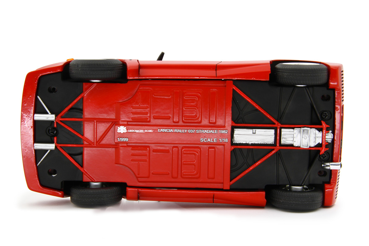 LAUDORACING-MODELS 1:18 Lancia 037 Rally Stradale 1982 LM185A
