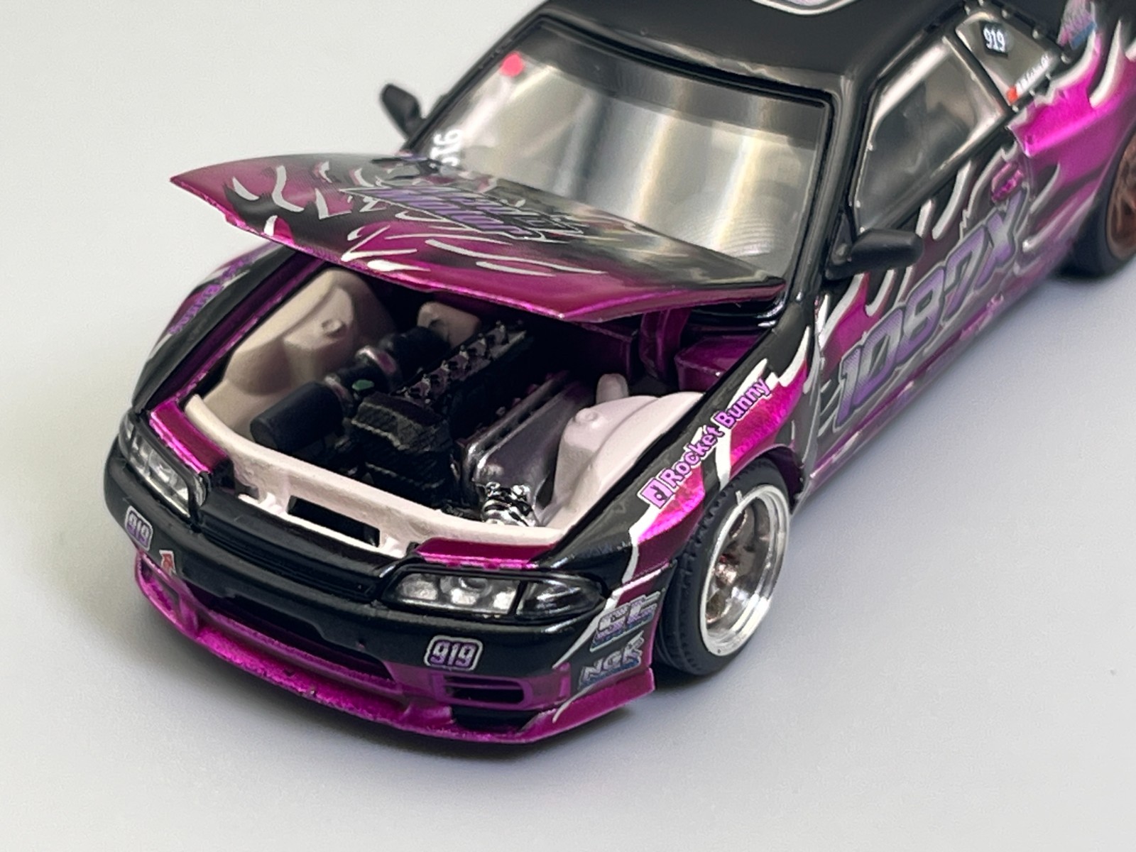 Pandem Nissan Skyline GT-R R32 “Echo Gao” Formula Drift 1087X Poprace 1/64 scale