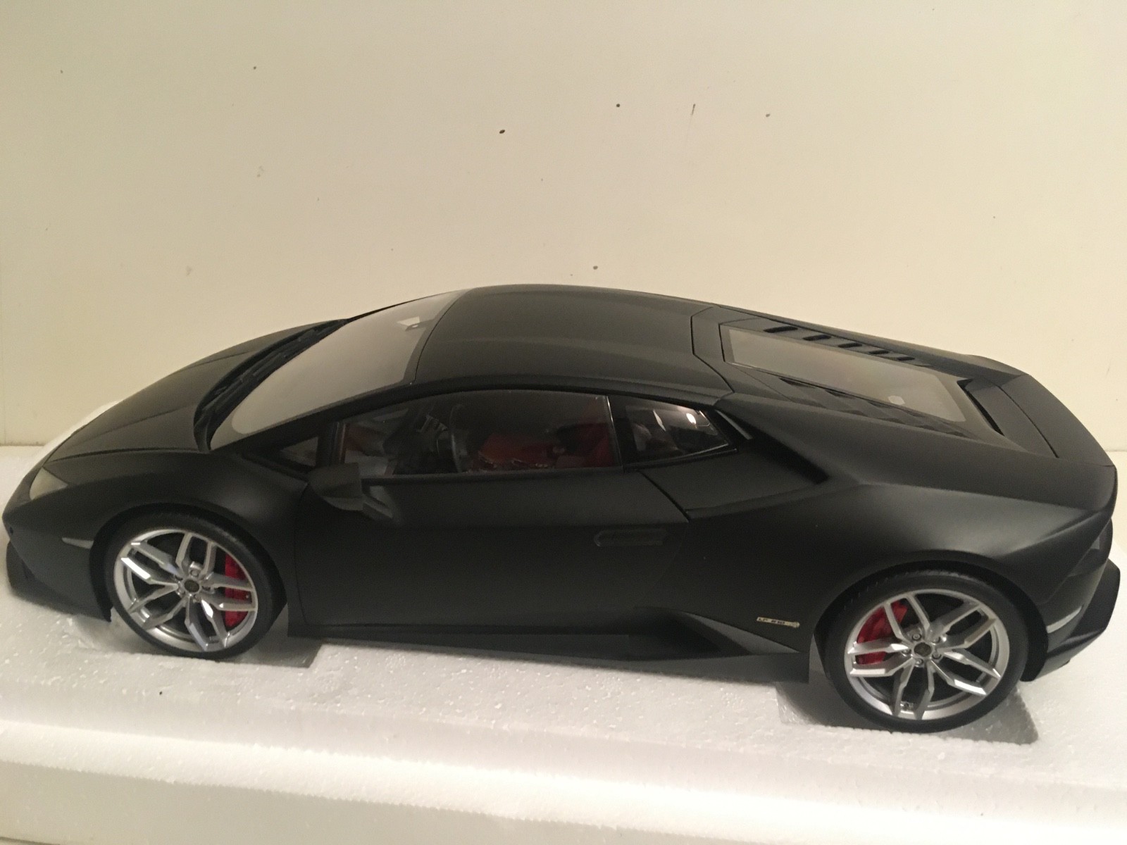 LAMBORGHINI HURACAN LP610-4 MATT BLACK 1/12 MODEL CAR BY AUTOART NEW IN BOX