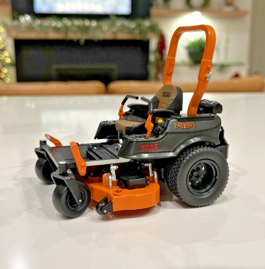 Scag Patriot 1/16 Scale Diecast Replica Zero-Turn Lawnmower