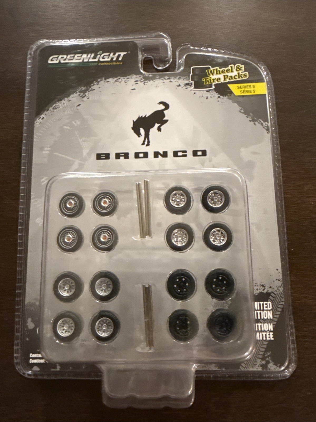 Grennlight FORD BRONCO Wheel and Tire Set for customs