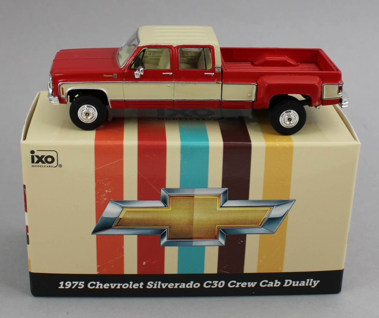 1:64 IXO Models *RED & TAN* 1975 Chevrolet Silverado C30 Dually Pickup Truck