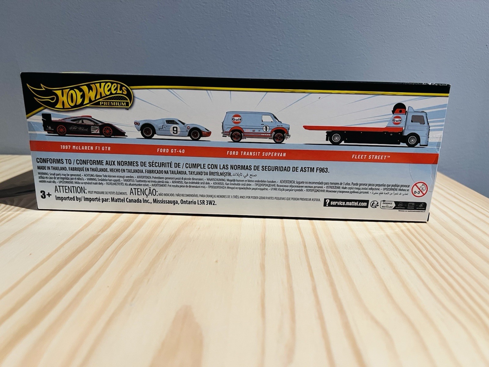 Hot Wheels Premium Diorama Gulf Set Ford GT-40 Supervan – Without McLaren F1 GTR