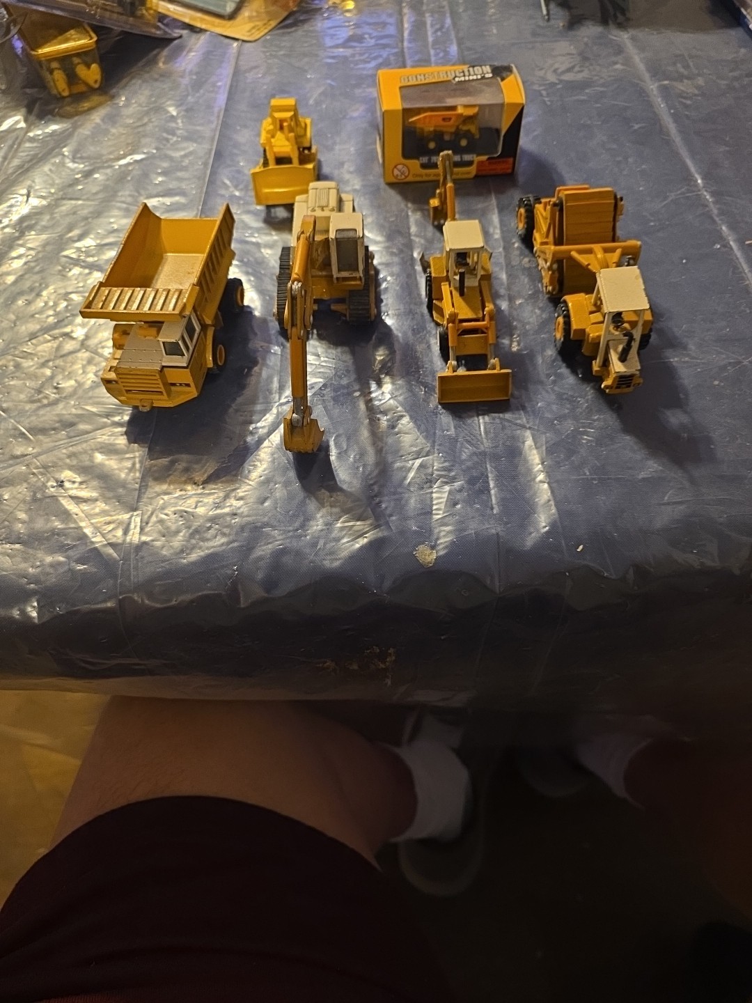ERTL Lot of 4 Construction Vehicles + A Hot Wheels Bulldozer & Cat Truck Free Sh