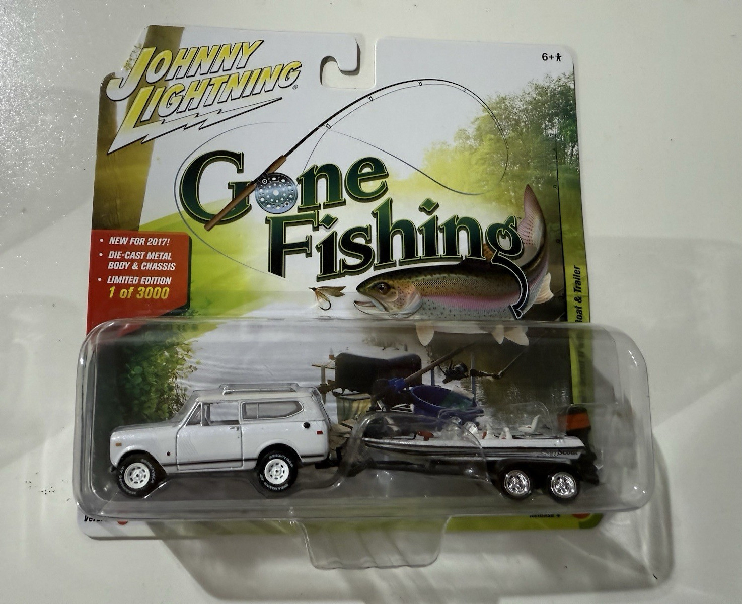 Johnny Lightning Gone Fishing 1979 International Harvester Scout II 1:64 Chase