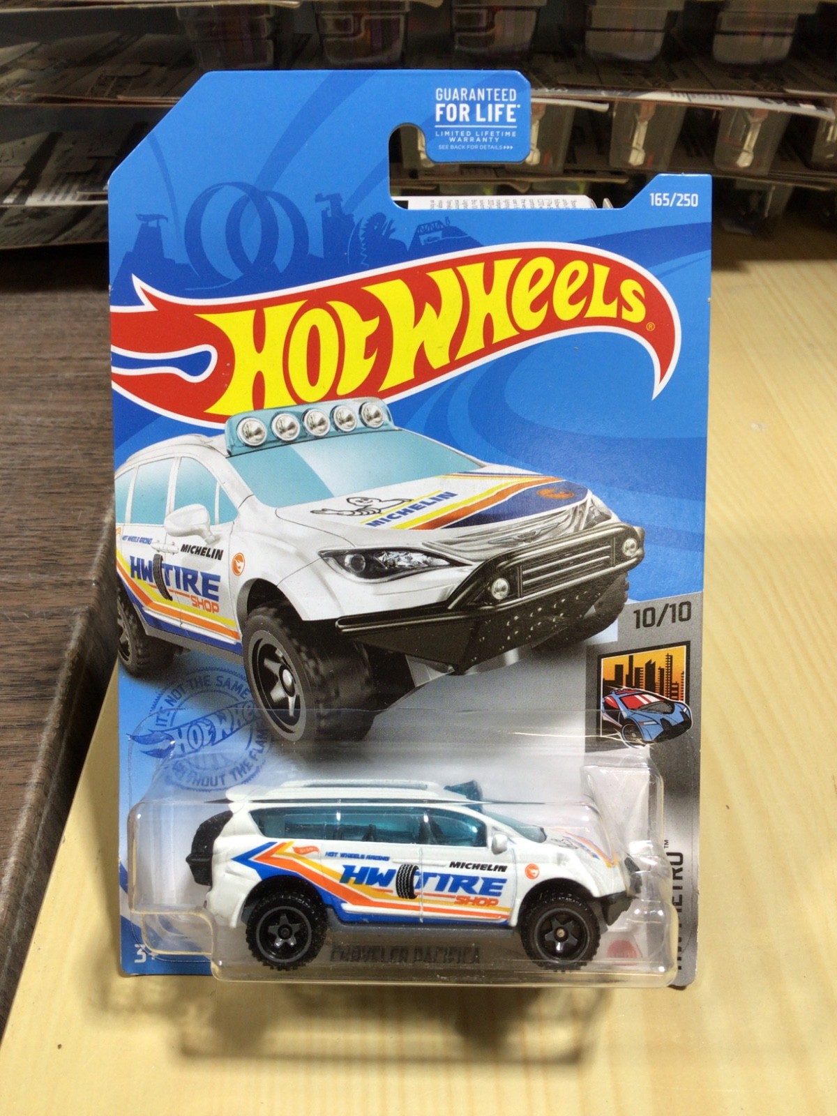 HOT WHEELS TREASURE HUNT 2021 CHRYSLER PACIFICA