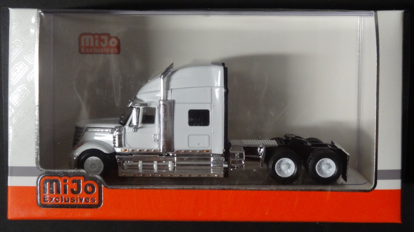 IXO MODELS 1:64 SCALE – WHITE – 2010 INTERNATIONMAL LONESTAR SLEEPER SEMI-TRUCK