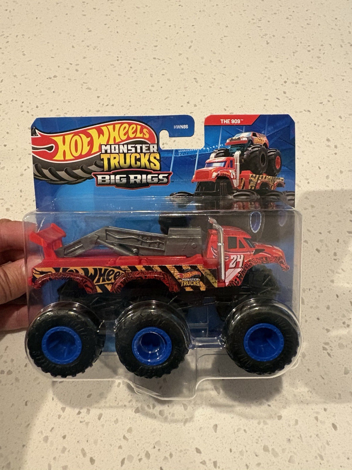 Hot Wheels Monster Trucks Big Rigs The 909 1/64 Truck Red Version New in Package