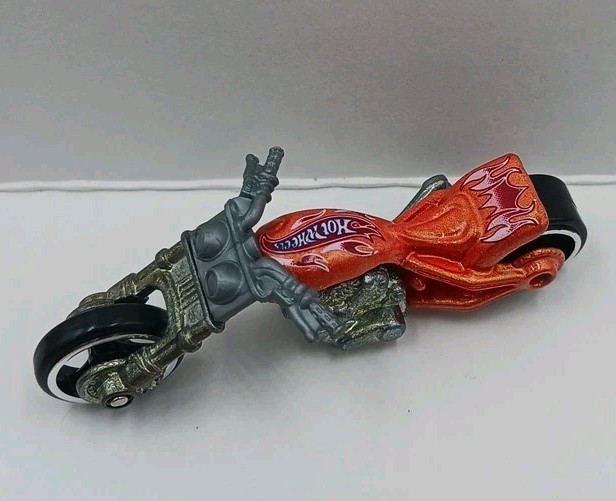 HOT WHEELS Blast Lane Motorcycle Red Flames Diecast Metalic Orange