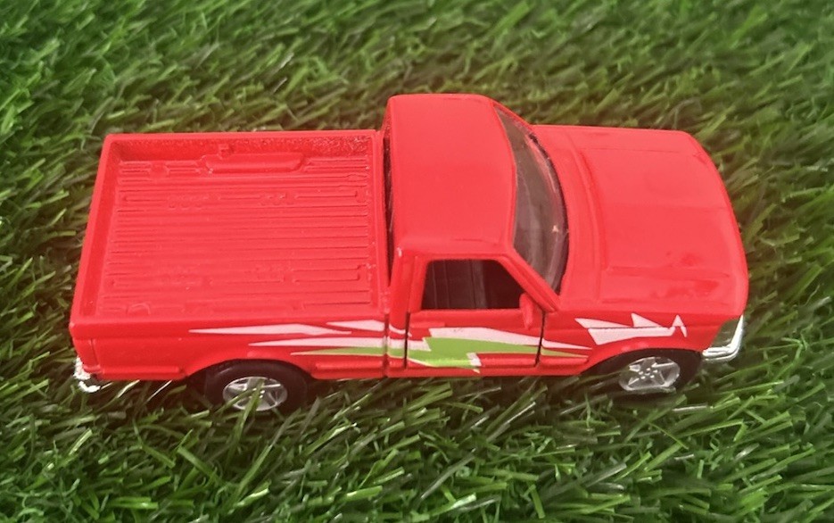 Maisto Scale 1/46 Ford F-Series Truck Die Cast Toy Red
