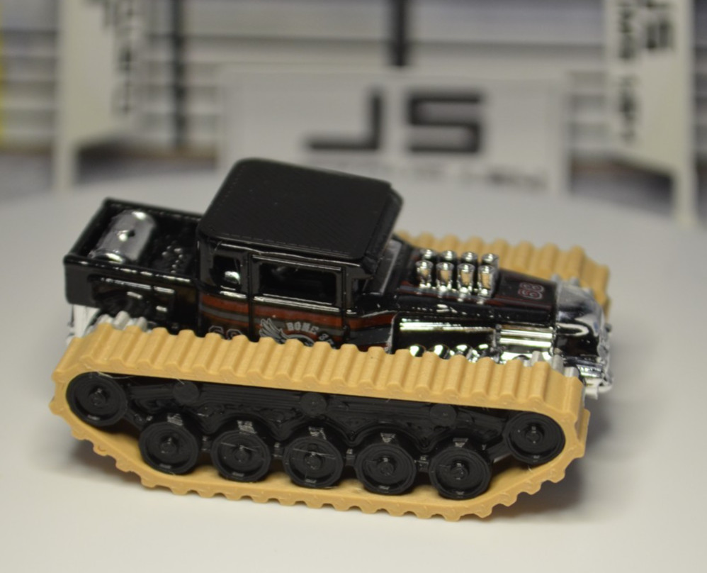 Hot Wheels Bone Shaker Custom on Tracks Black-Tan