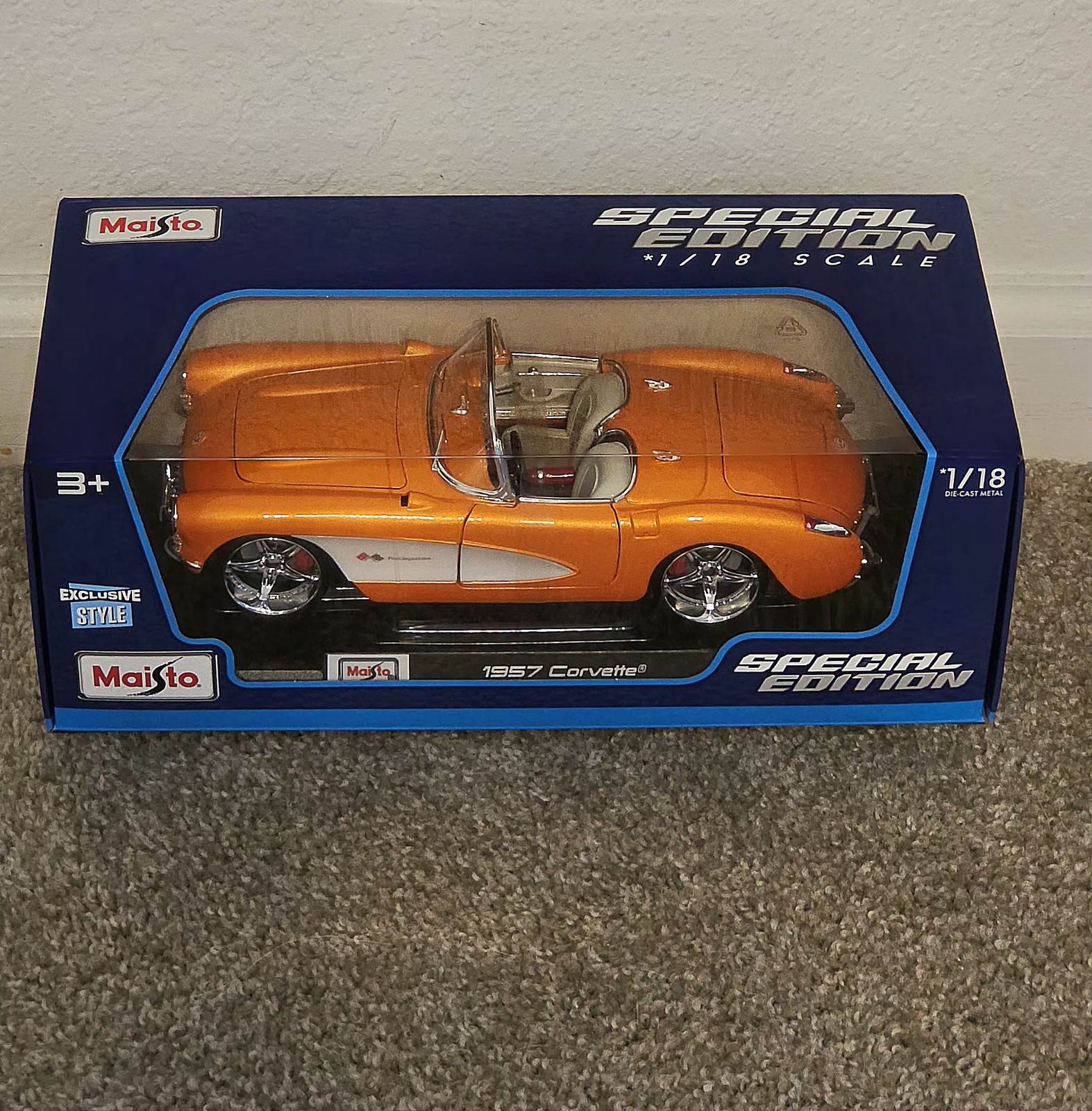 1957 Chevy Corvette Roadster Orange/White Special Edition Maisto 1:18 Diecast