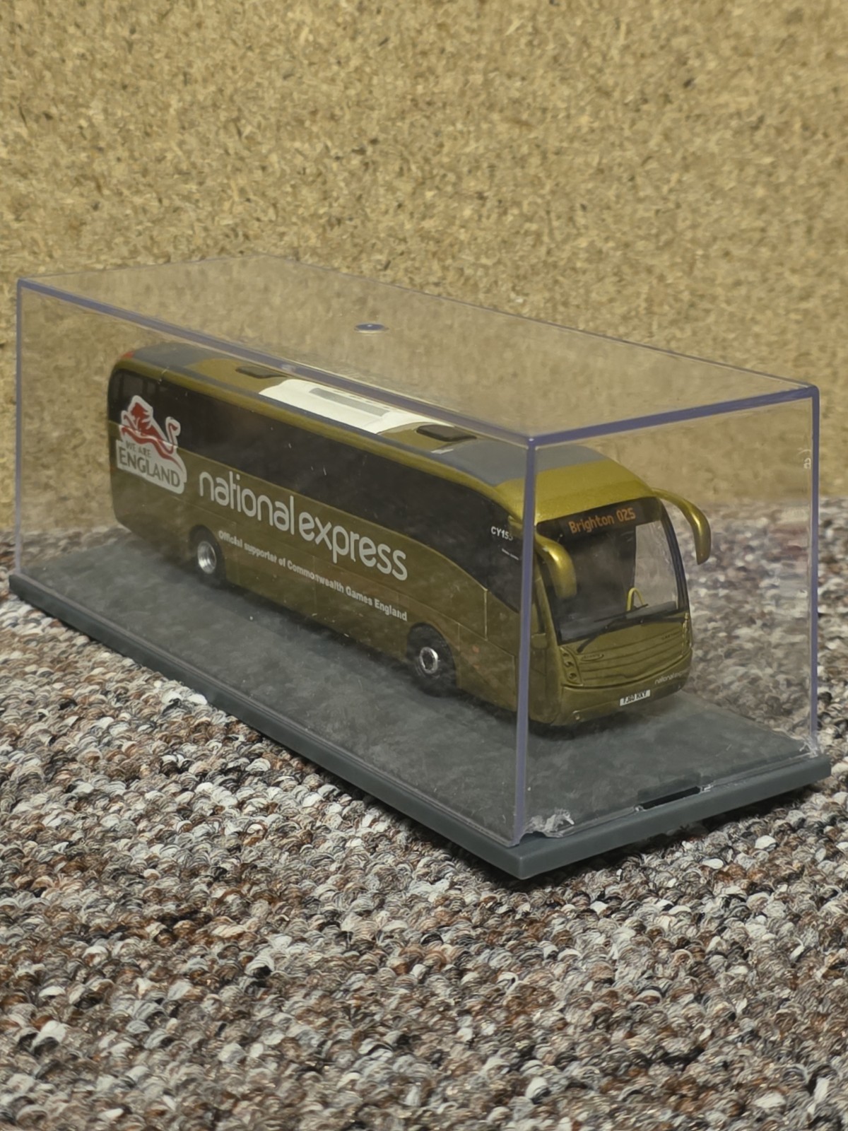 CORGI OOC NATIONAL EXPRESS ENGLAND CAETANO LEVANTE COACH BUS MODEL OM46406B 1:76