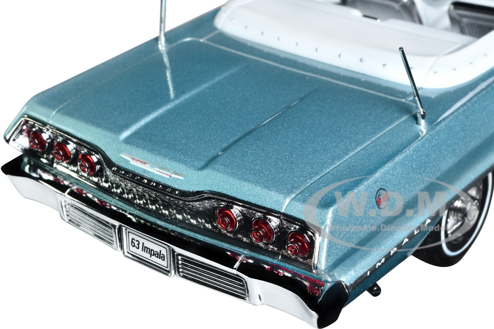 1963 CHEVROLET IMPALA CONVERTIBLE LIGHT BLUE 1/24 DIECAST MODEL BY WELLY 22434