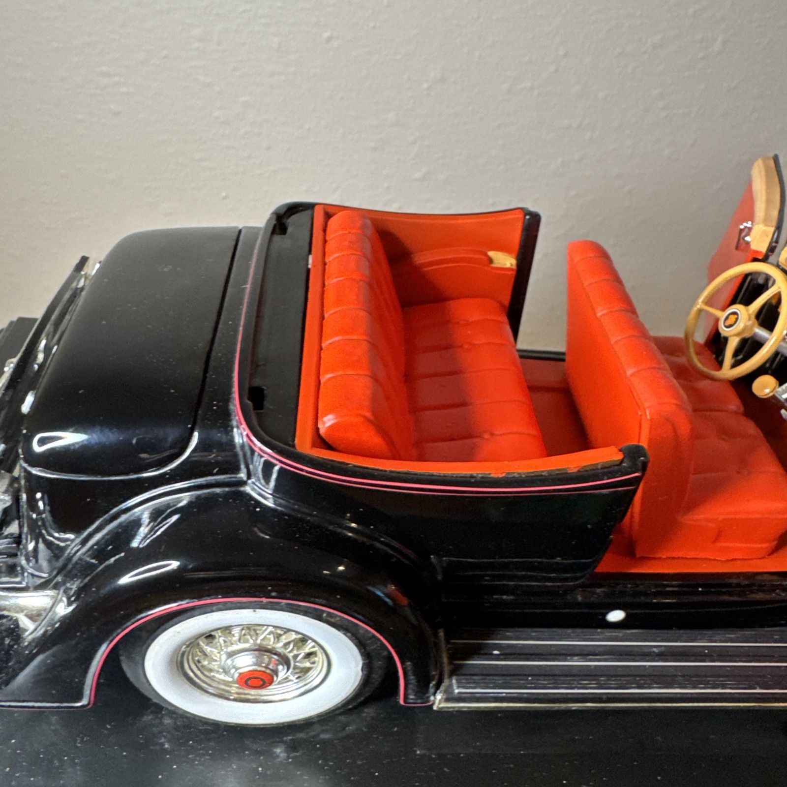 1934 Anson Packard Car Model 1:18 Scale Black Beauty. Removable Top ￼