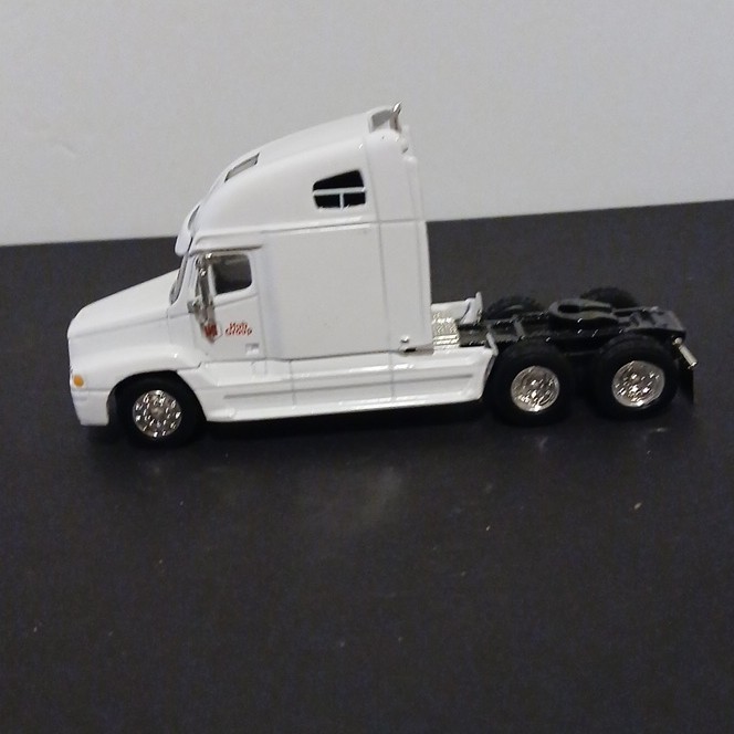 White/Black Diecast Semi Truck Tractor Unit Truck Vehicle Model 21267