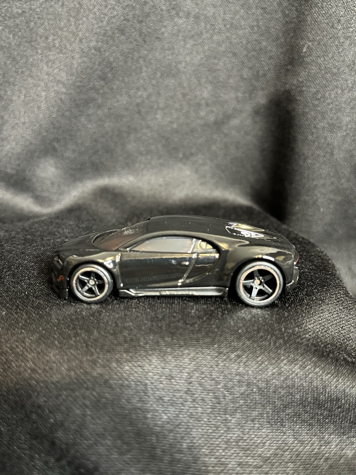 2025 Hot Wheels Premium Boulevard 2016 Bugatti Chiron Black 1:64 Diecast Car