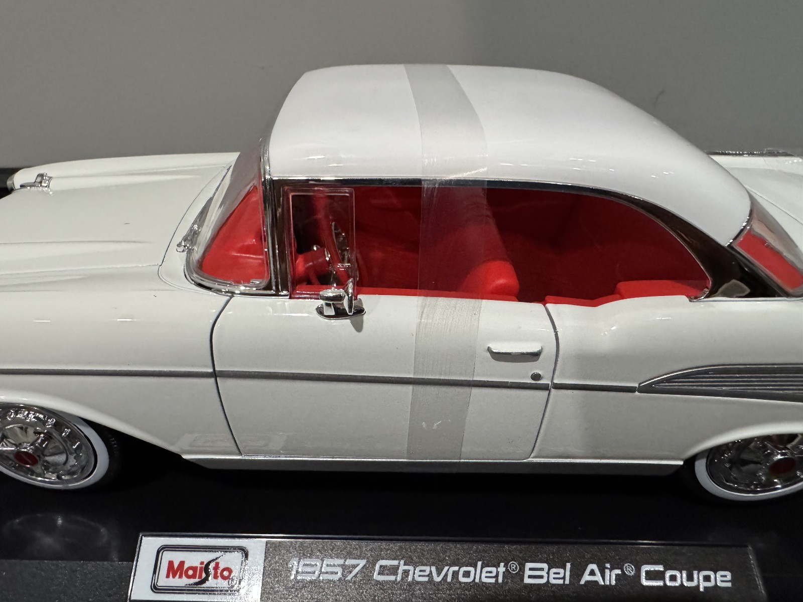 Maisto 1:18 Diecast Special Edition 1957 Chevrolet Bel Air Coupe WHITE NEW INBOX