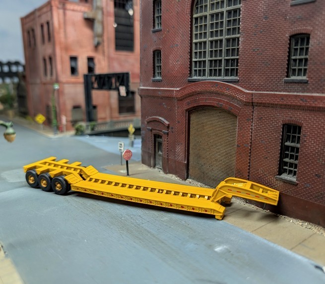 1/87 HO Scale Low Boy Heavy Equipment Trailers. Custom built 3D printed models.
