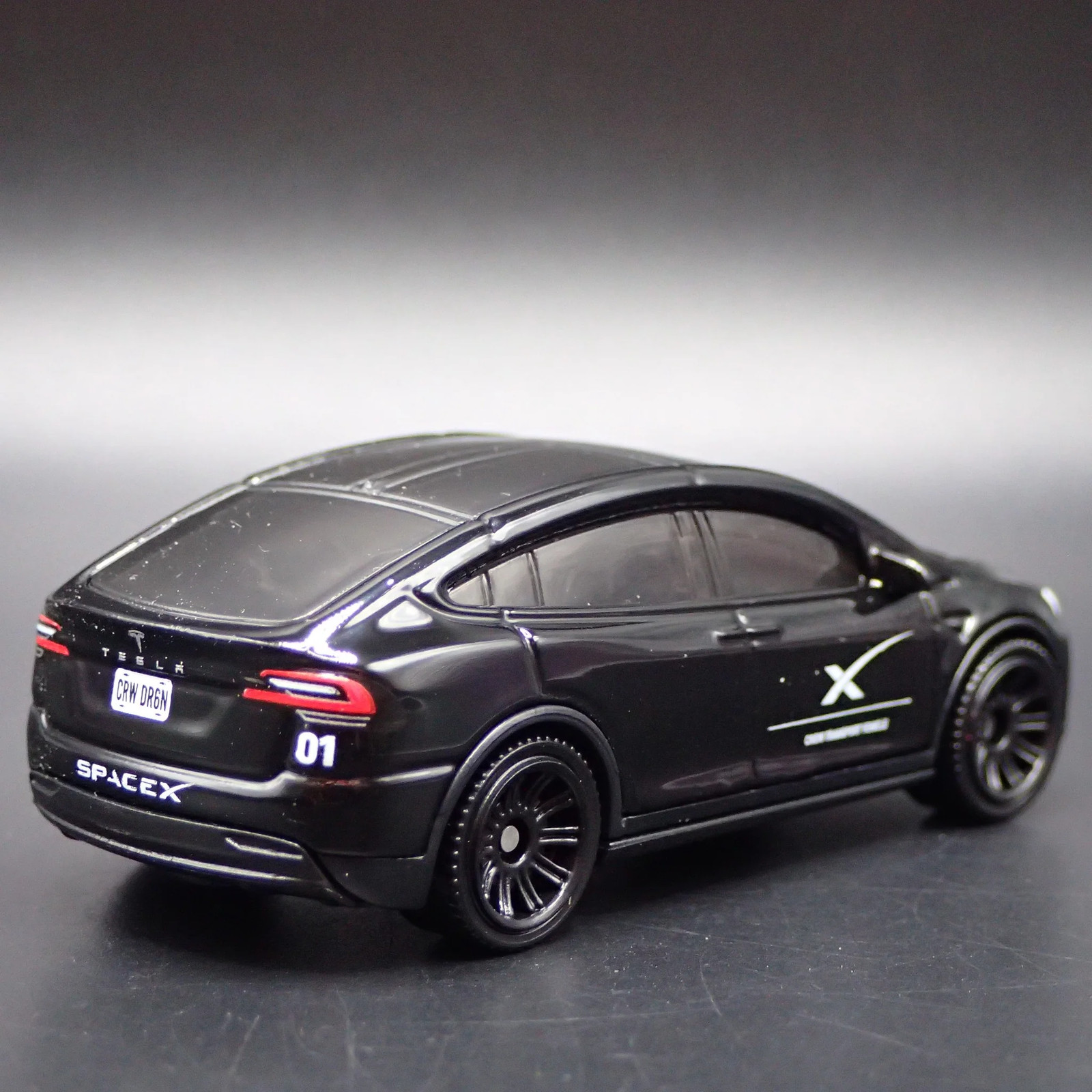 TESLA MODEL X SUV SPACE X 1:64 SCALE COLLECTIBLE DIORAMA DIECAST MODEL CAR