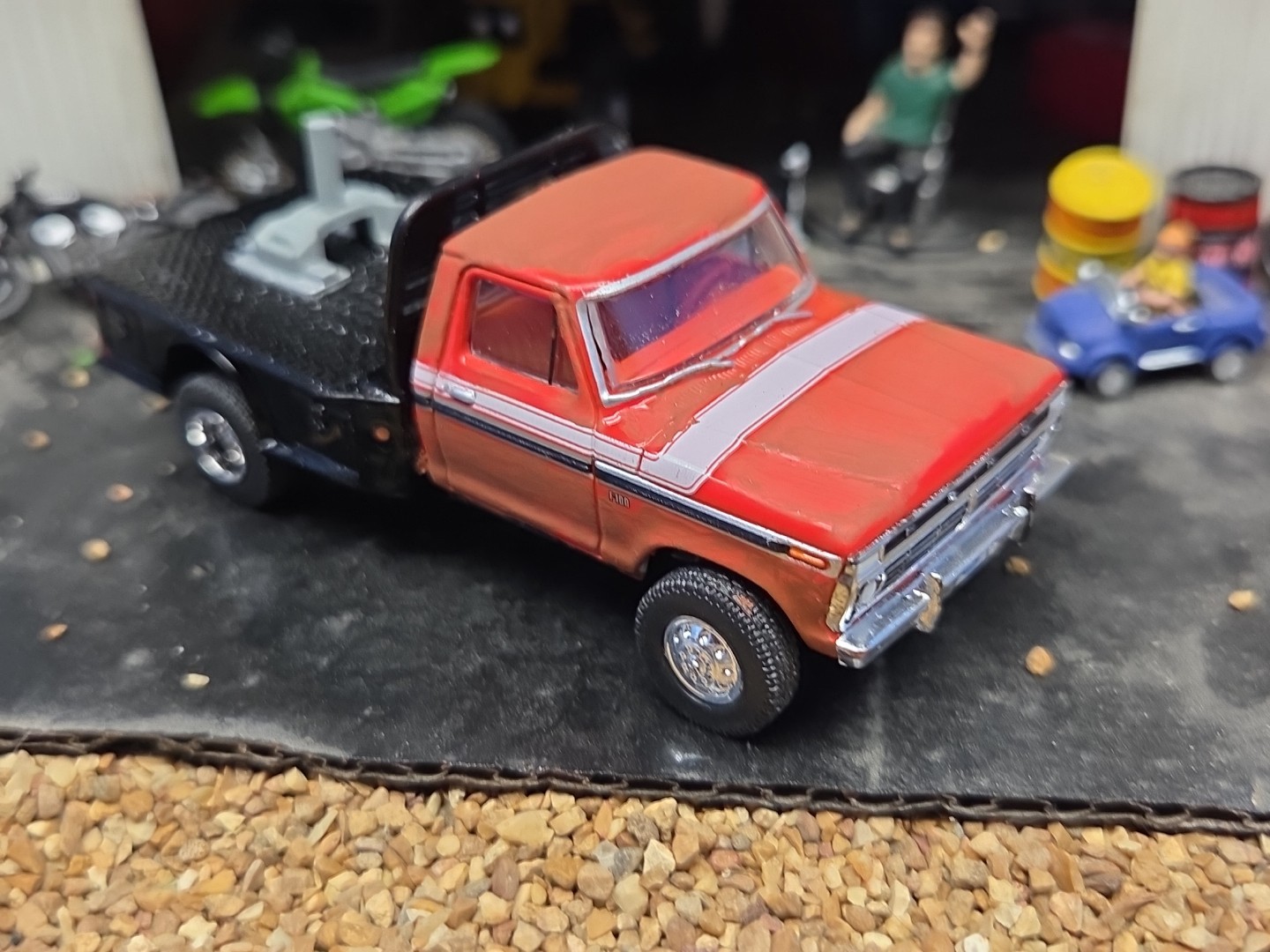 Custom Made 1974 Ford F-150 RANGER XLT 4×4 Greenlight Flat Bed Truck Ertl Farm