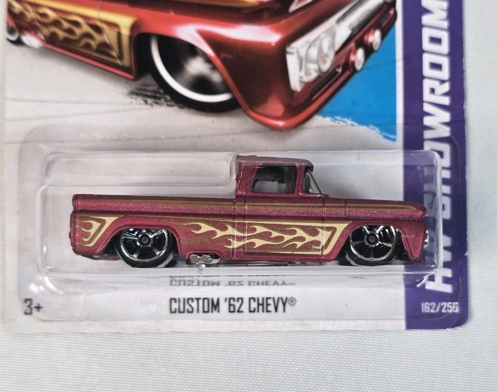 Hot Wheels Custom ’62 Chevy HW SHOWROOM HOT TRUCKS