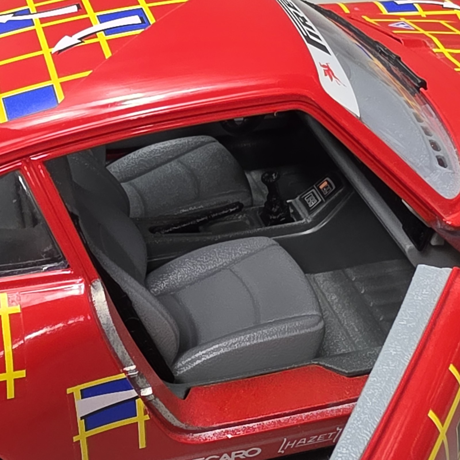 Bburago 1993 Porsche Carrera 911 Super Cup Ditrans Red 1:18 Scale Diecast