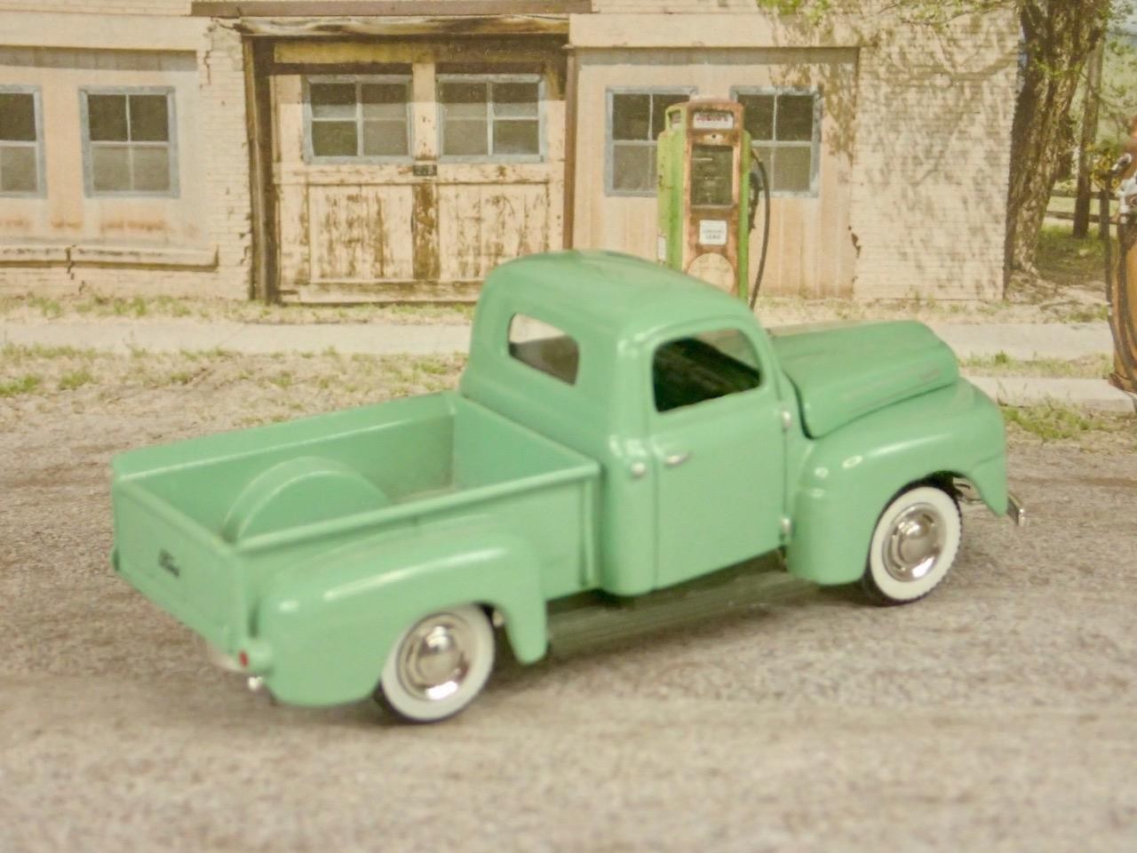Vintage 1948 Ford F-1 239ci Flathead V8 Step-Side Pick-up 1/64 Scale Ltd Edit H