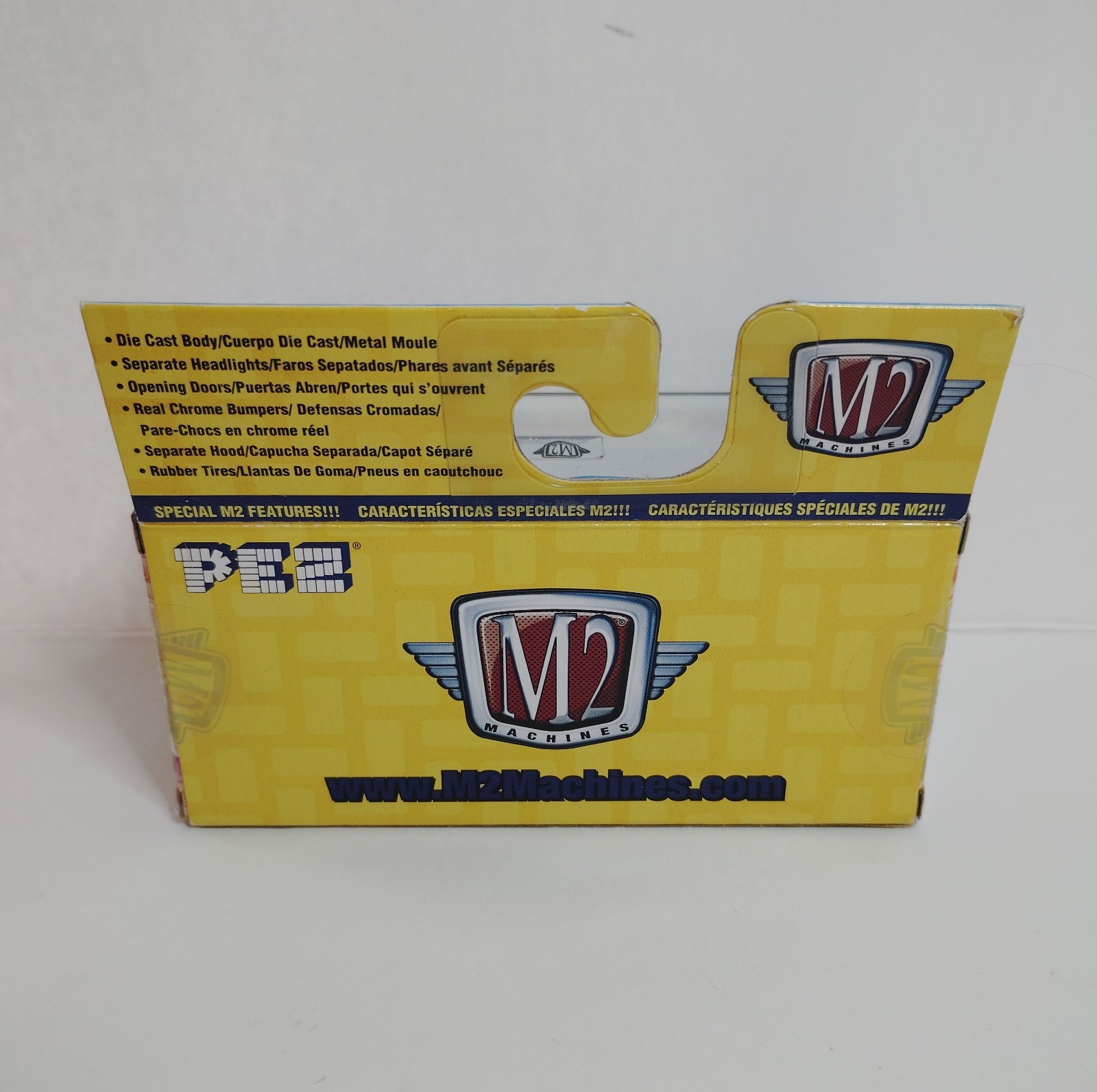 New M2 Machines PEZ 1960 VW Delivery Van Blue And Yellow 1:64 Scale