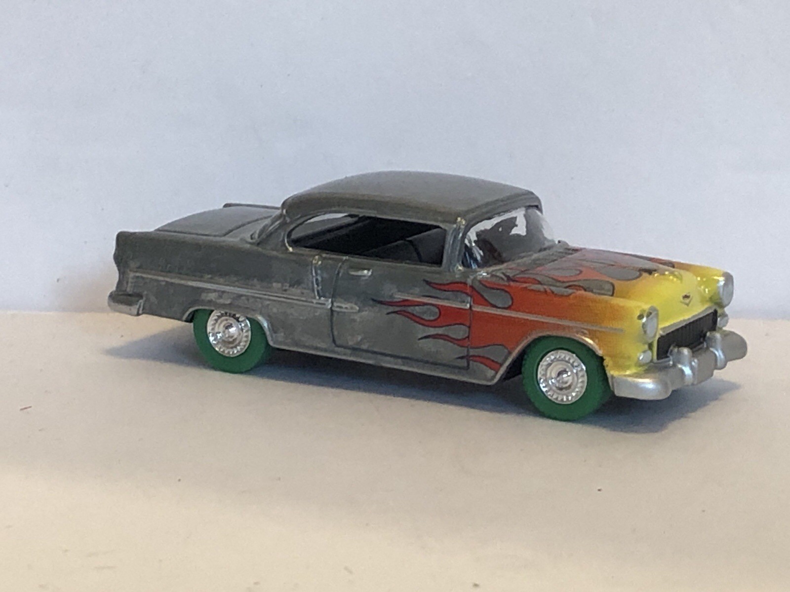 (1) Greenlight 1:64 Green Machine 1955 Chevrolet Bel Air Hard Top #14562X