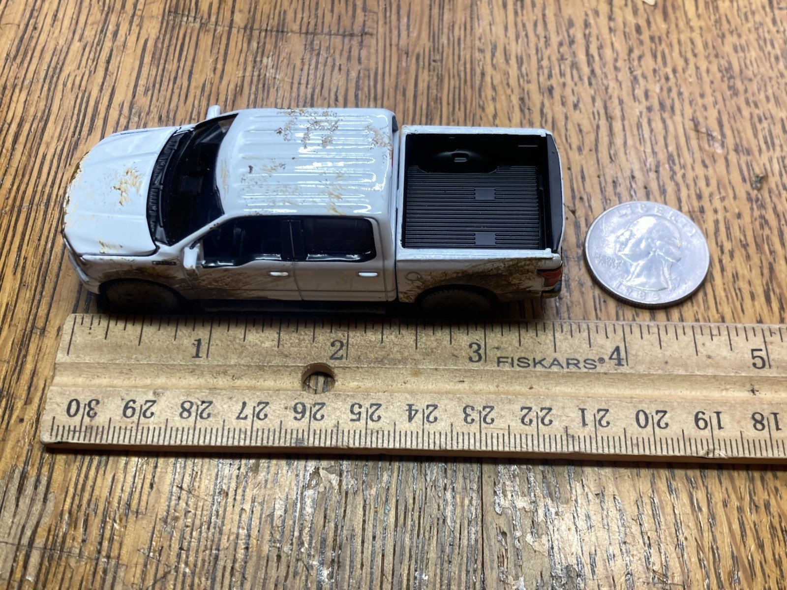 2020 Ford F-150 4×4 Muddy Custom 1/64 Diecast Mud Truck Custom Auto World